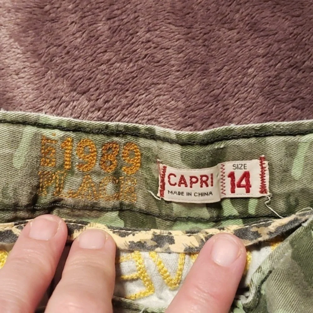 Children's Place Capri's Size‎ 14 Camo with Flowers